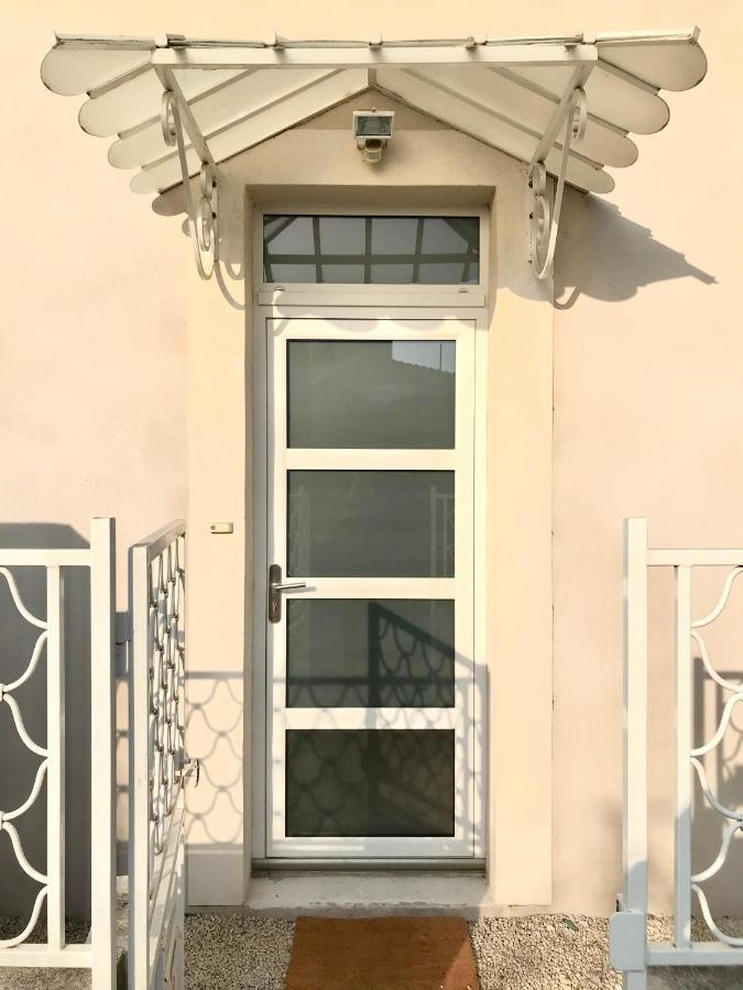 Charmante Maison Avec Piscine Quartier St James 蒙特利马尔 外观 照片