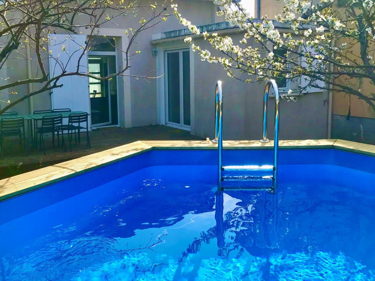 Charmante Maison Avec Piscine Quartier St James 蒙特利马尔 外观 照片